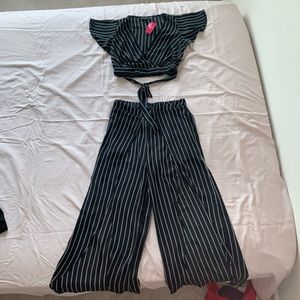 Black striped set